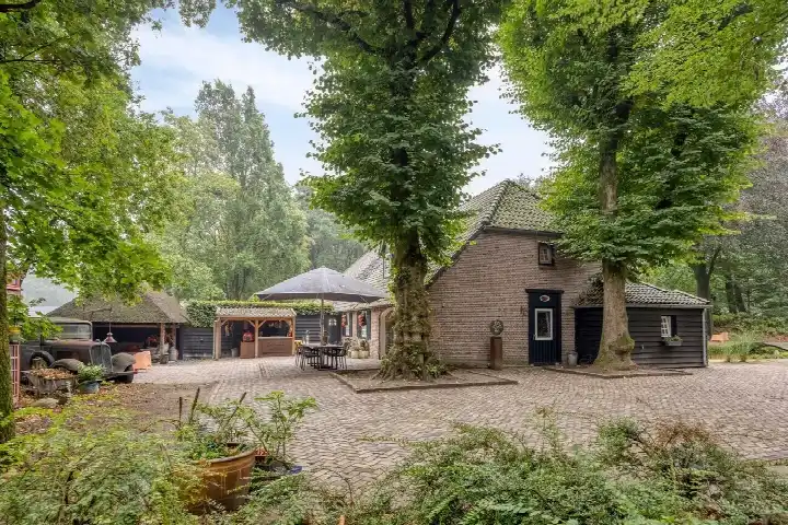 Apartment for sale: Vessemsedijk 8, Verspreide huizen Groote Aard en Vliet Veldhoven