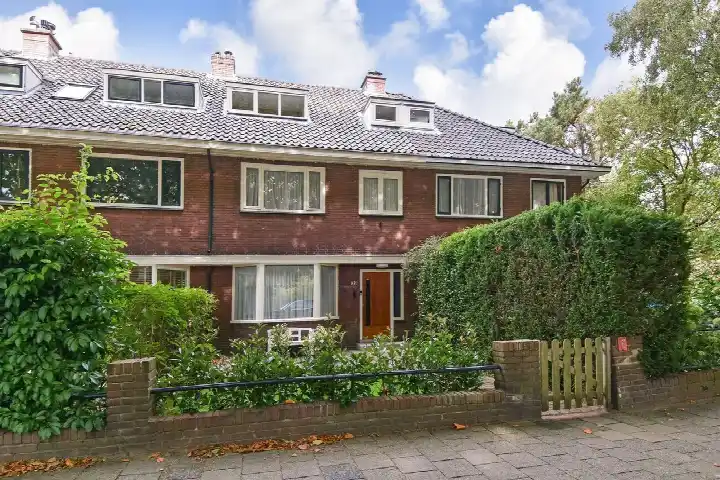 Tussenwoning te koop: Veursestraatweg 39, 't Lien zuid Leidschendam