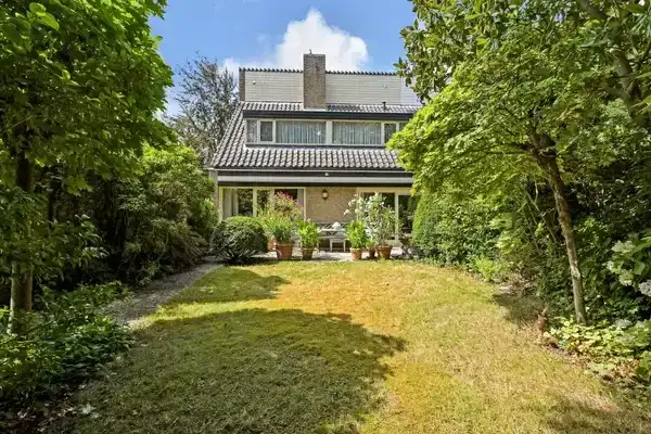Twee-onder-één-kap te koop: Veurseweg 73, Starrenburg Voorschoten