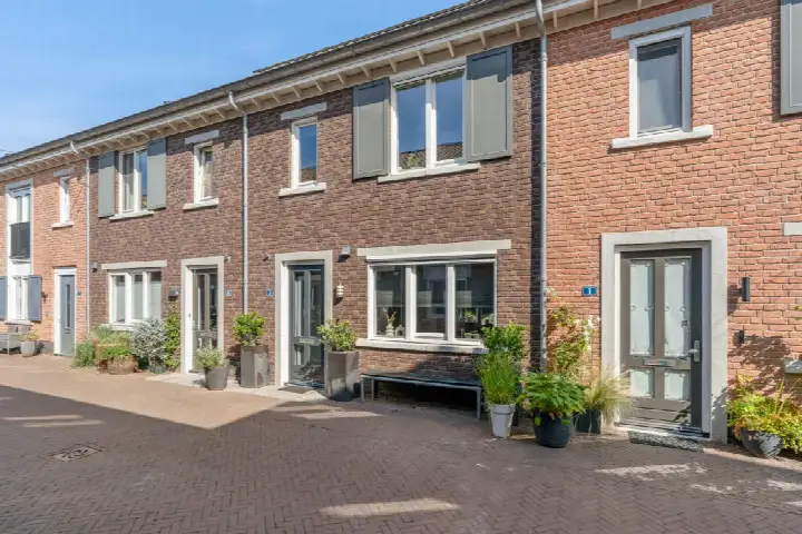 Tussenwoning te koop: Via Tunica 3, Castellum Oost Houten