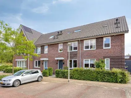 Tussenwoning te koop: Vieracker 25B, Verspreide huizen Malden Malden