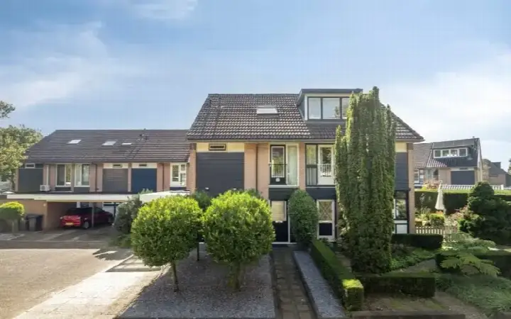 Twee-onder-één-kap te koop: Vijverberg 45, Donderberg Rhenen