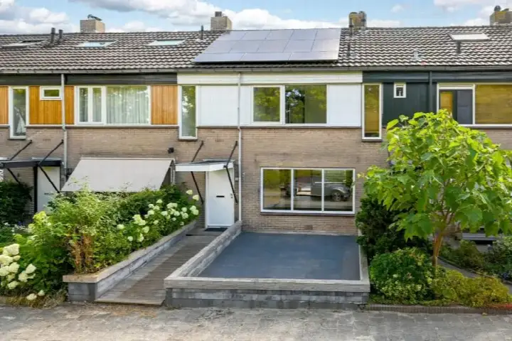 Tussenwoning te koop: Vijverlaan 8, Vreeland Dorp Vreeland