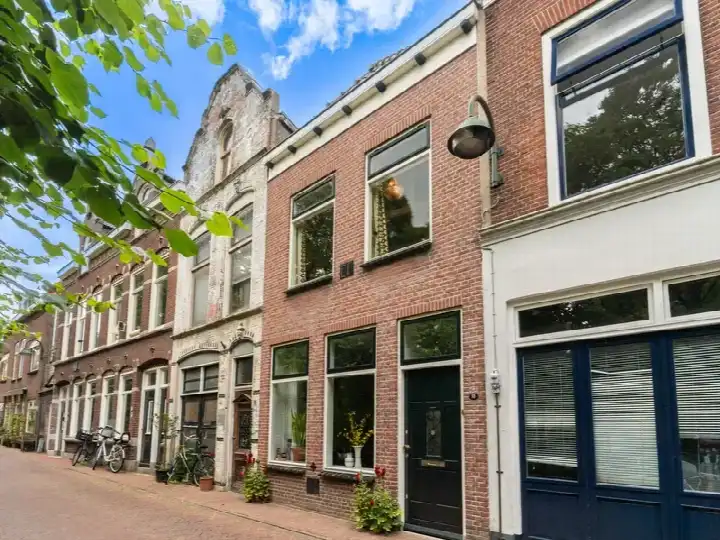 Terraced house for sale: Vijverstraat 10, De Baan e.o. Gouda