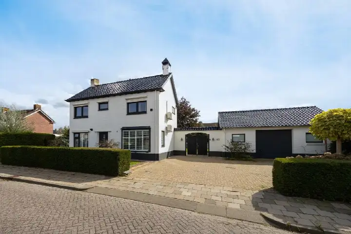 Detached house for sale: Vijverstraat 63, Sint Willebrord St. Willebrord