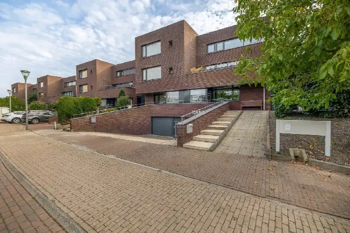 Twee-onder-één-kap te koop: Villa Waterviolier 15, Landgoed Driessen Waalwijk
