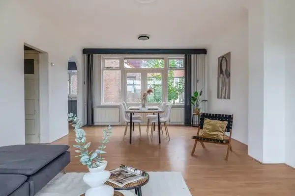 Appartement te koop: Vincent van Goghstraat 102, Jacob Marisstraat en omgeving Dordrecht