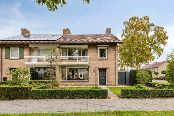 Twee-onder-één-kap te koop: Vincent van Goghstraat 6, Helvoirt Helvoirt