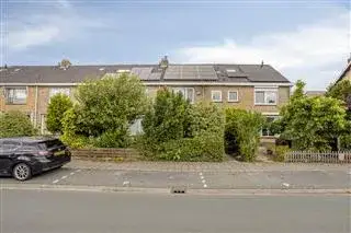 Tussenwoning te koop: Vincent van Goghweg 35, Schilders- en Waddenbuurt Zaandam