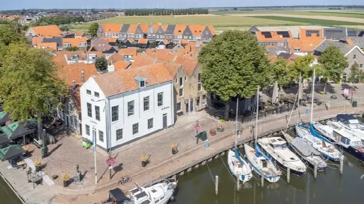 Corner house for rent: Vingerling 17, Middelharnis westplaat Middelharnis