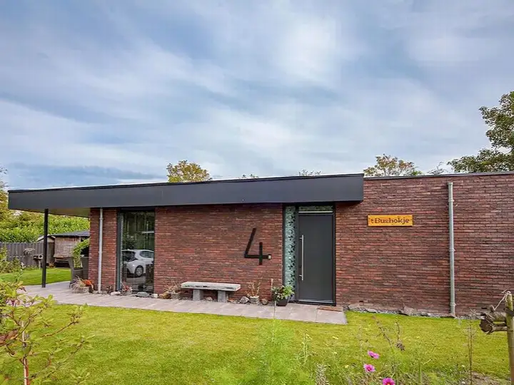 Vrijstaande woning te koop: Vinkenlaan 4, Verspreide huizen Kamperland Kamperland