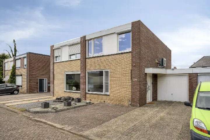Tussenwoning te koop: Vinkenstraat 34, Kern Heythuysen Heythuysen
