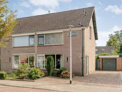Twee-onder-één-kap te koop: Violenstraat 106, Kern Ommen - Strangen Ommen