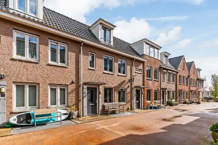 Terraced house for sale: Visserseiland 146, Binnenstad - Buurt 10 01 Hoorn