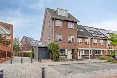 Corner house for sale: Vivaldilaan 102, Baanhoek-West Sliedrecht
