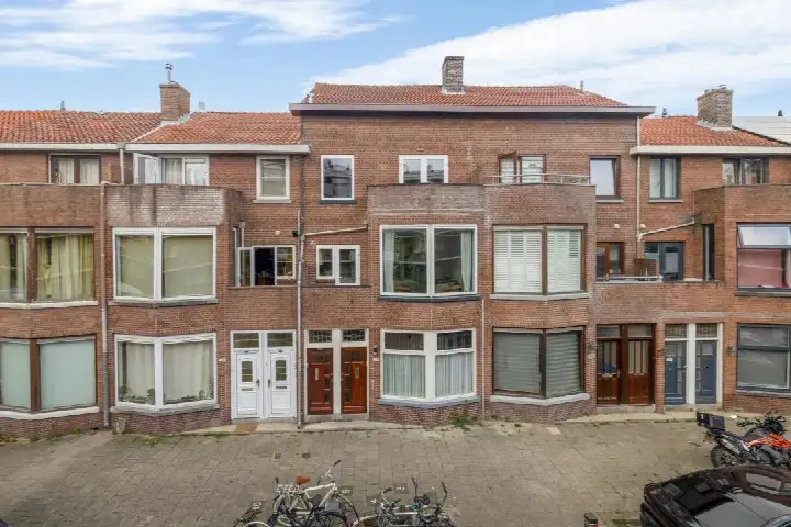 Appartement te koop: Vlaardingerdijk 325A, Schildersbuurt Schiedam