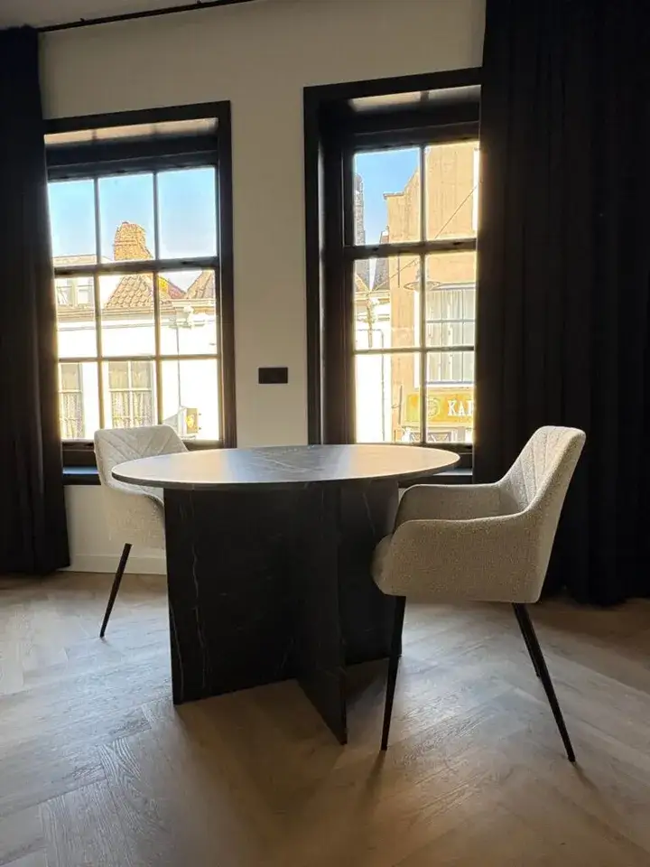 Woning te huur: Vlasmarkt, Stadhuis Middelburg