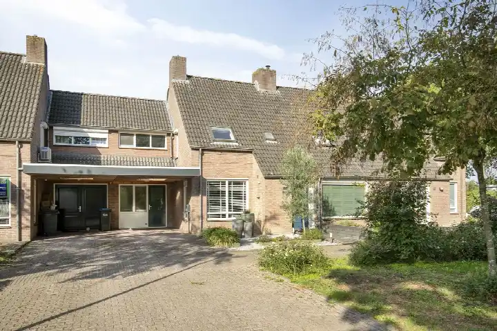 Tussenwoning te koop: Vlasserwei 35, Schepelweijen Valkenswaard