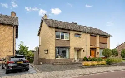 Twee-onder-één-kap te koop: Vliegenstraat 14, Bunde Bunde