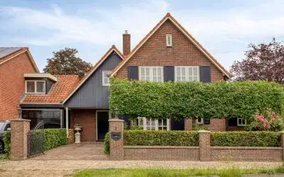 Twee-onder-één-kap te koop: Vliegveldstraat 3, Deurningen kern Deurningen