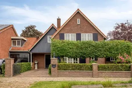 Twee-onder-één-kap te koop: Vliegveldstraat 3, Deurningen kern Deurningen (Gem. Dinkelland)