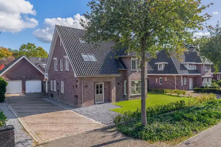 Detached house for sale: Vliehorstweide 18, Kern Dierdonk Helmond