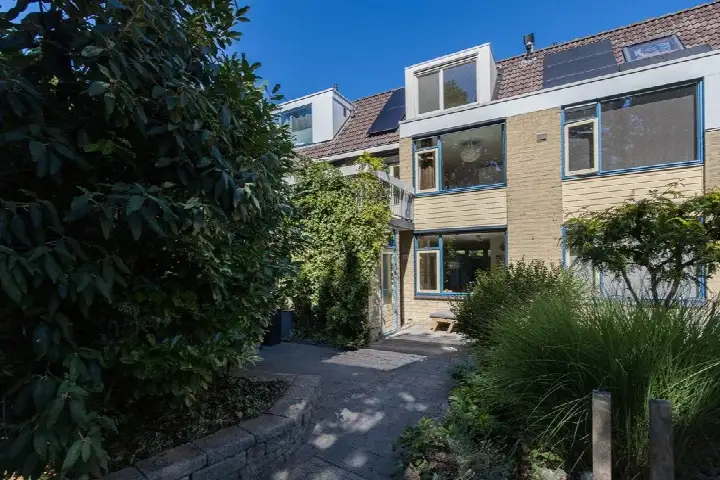 Tussenwoning te koop: Vlieland 186, Lunetten-Noord Utrecht