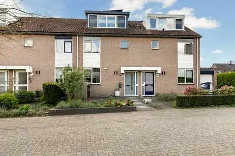 Tussenwoning te koop: Vlierbessenlaan 31, Zevenhuizen Apeldoorn