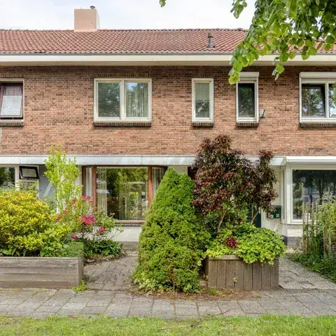 Tussenwoning te koop: Vlierstraat 19, Wesselerbrink Noord-Oost Enschede