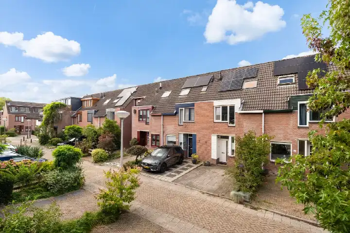 Terraced house for sale: Vlietenburg 11, Hoevenbuurt Gouda