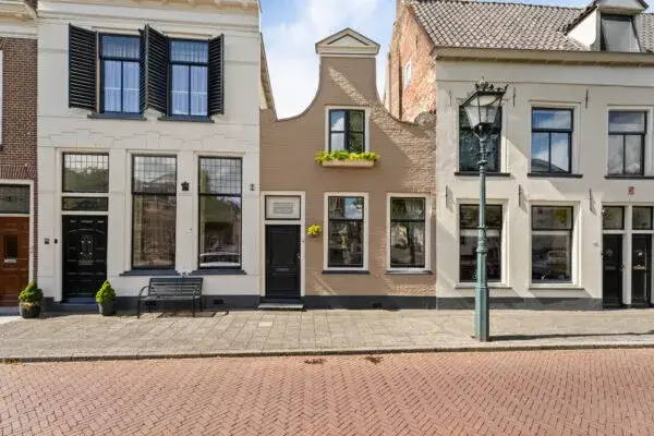 Tussenwoning te koop: Vloeddijk 109, Binnenstad Kampen Kampen