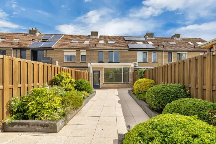 Tussenwoning te koop: Vloedlijn 53, Morgen Stont Hellevoetsluis