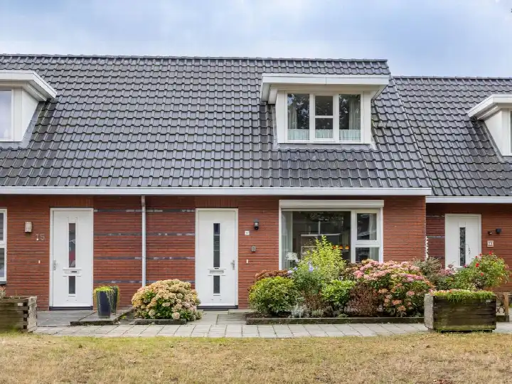 Tussenwoning te koop: Voermanstraat 17, Twekkelerveld Enschede