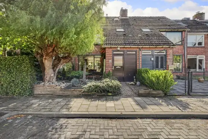 Terraced house for sale: Vogelgaarde 11, Zuidhoek Rockanje