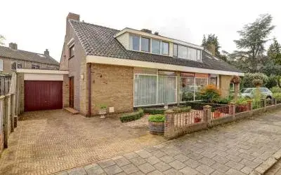 Twee-onder-één-kap te koop: Vogelstraat 6, Zeebuurt West Harderwijk
