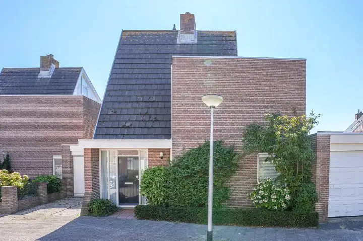 Corner house for sale: Vogelwei 1, 't Sandt Katwijk