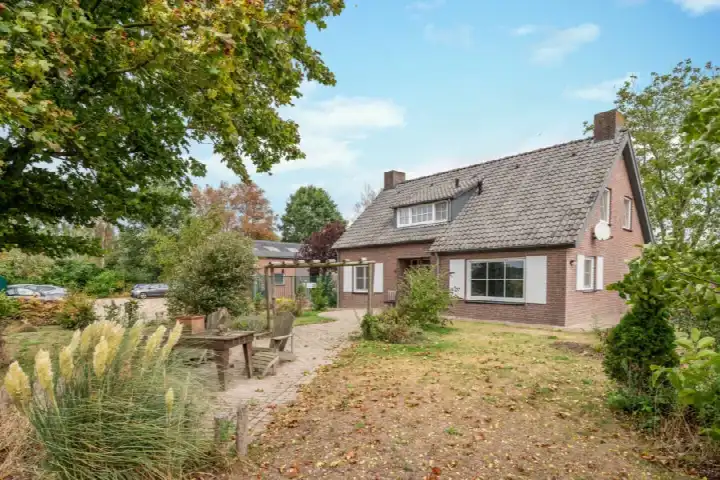 Vrijstaande woning te koop: Volmolenweg 17, Verspreide huizen ten zuiden van de E3-weg Veldhoven