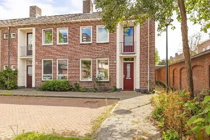 Hoekwoning te koop: Voltaweg 4, Doornbos-Linie Breda