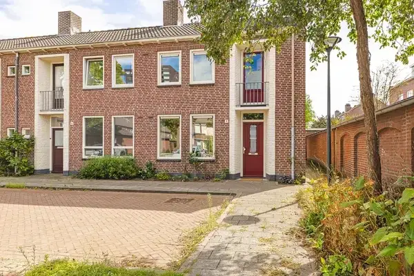 Corner house for sale: Voltaweg 4, Doornbos-Linie Breda