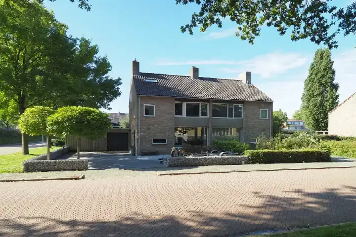 Twee-onder-één-kap te koop: Vondellaan 162, Erasmusbuurt Papendrecht