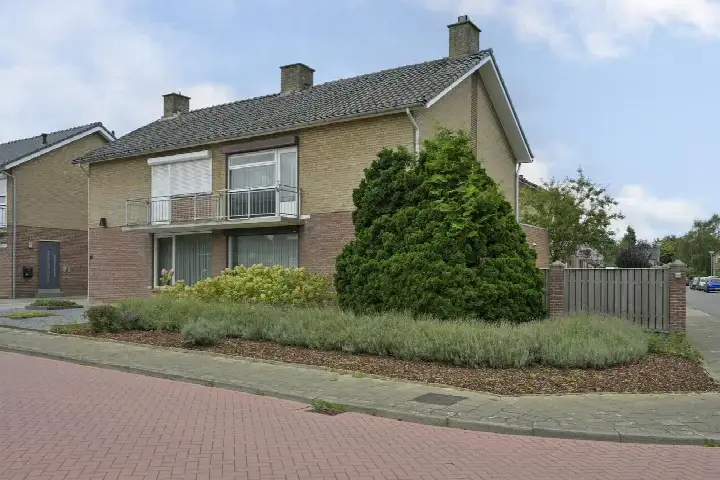 Twee-onder-één-kap te koop: Vondelstraat 14A, Beek Beek