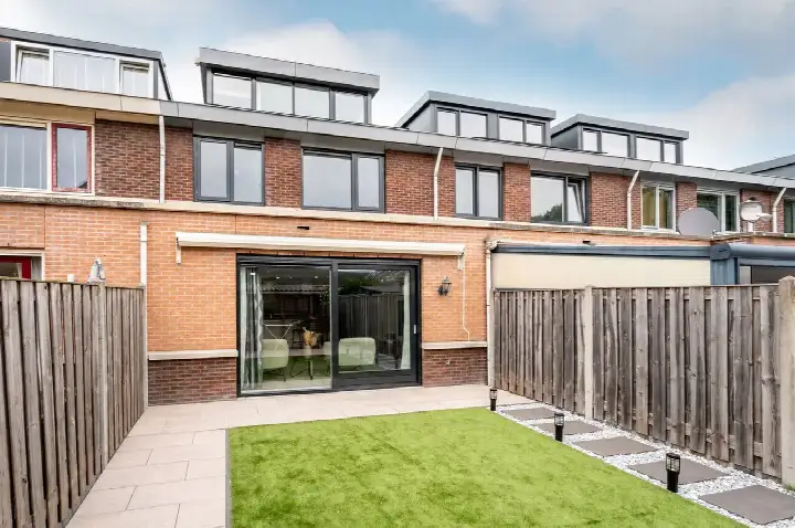 Terraced house for sale: Vondelstraat 7, Literatuurwijk Noordwest Almere