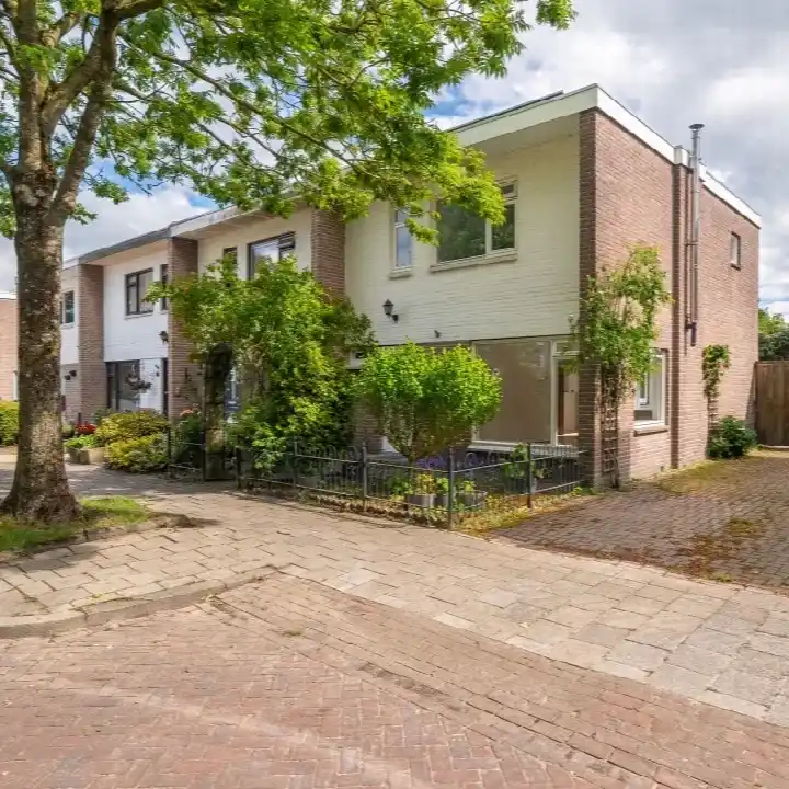 Corner house for sale: Vondelstraat 76, Spoorstraat en Kieldiep Hoogezand