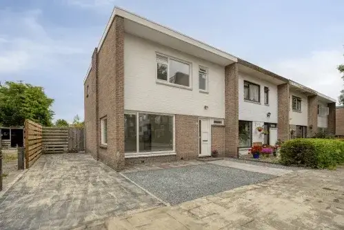 Corner house for sale: Vondelstraat 82, Spoorstraat en Kieldiep Hoogezand