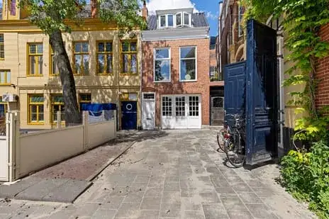 Tussenwoning te koop: Voor 't voormalig klein Poortje 12, Binnenstad-Oost Groningen
