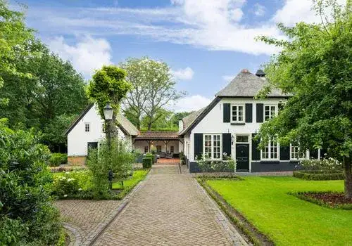 Vrijstaande woning te koop: Voordijk 11, Vijfhoeven Vlijmen