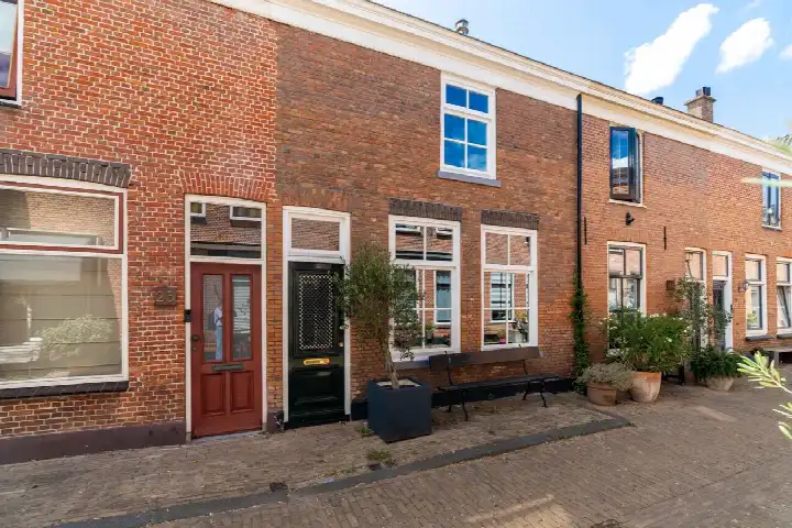 Tussenwoning te koop: voorhofstraat 21, Voorburg Oud zuid Voorburg