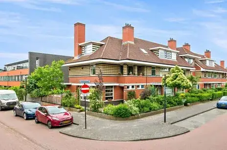 Corner house for sale: Voorstondenstraat 1, Parkbuurt oosteinde 'S-Gravenhage