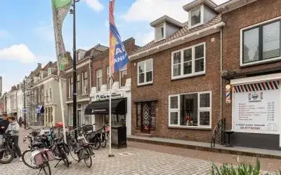 Terraced house for sale: Voorstraat 25A, Vianen binnenstad Vianen