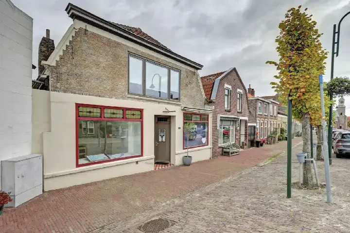 Tussenwoning te koop: Voorstraat 38, Stavenisse Stavenisse